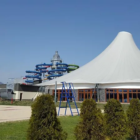 卢卡斯252号公寓 公寓 Bešeňová